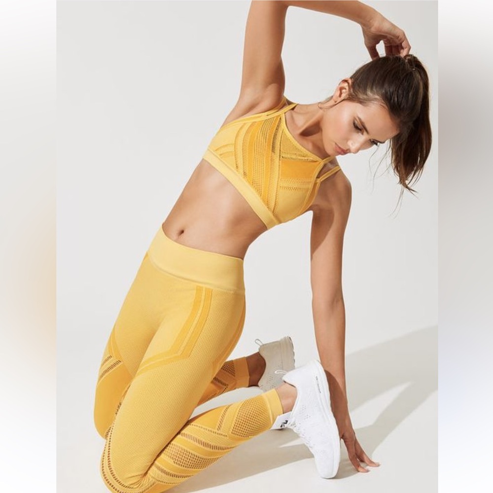 Carbon 38 & NUX High End Yellow Yoga Legging.